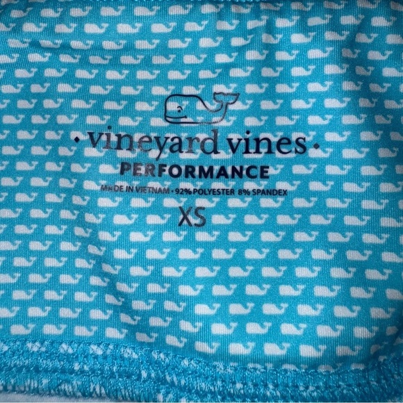 Vineyard Vines Women’s Whale Logo Printed Performance Skort - Picture 4 of 9